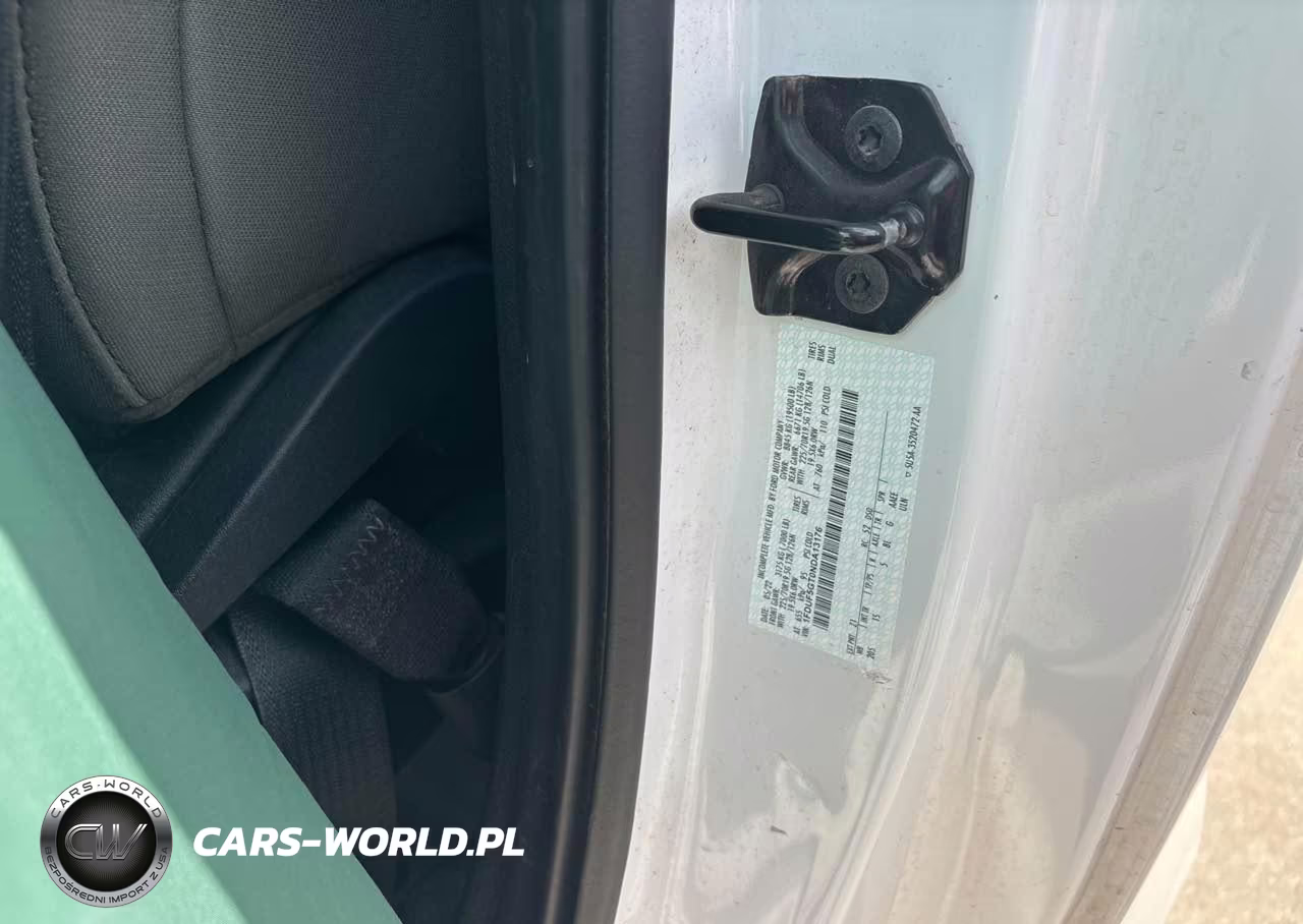 2022 Ford F-550 Chassis Xl VIN:1FDUF5GT0NDA13176 - 10