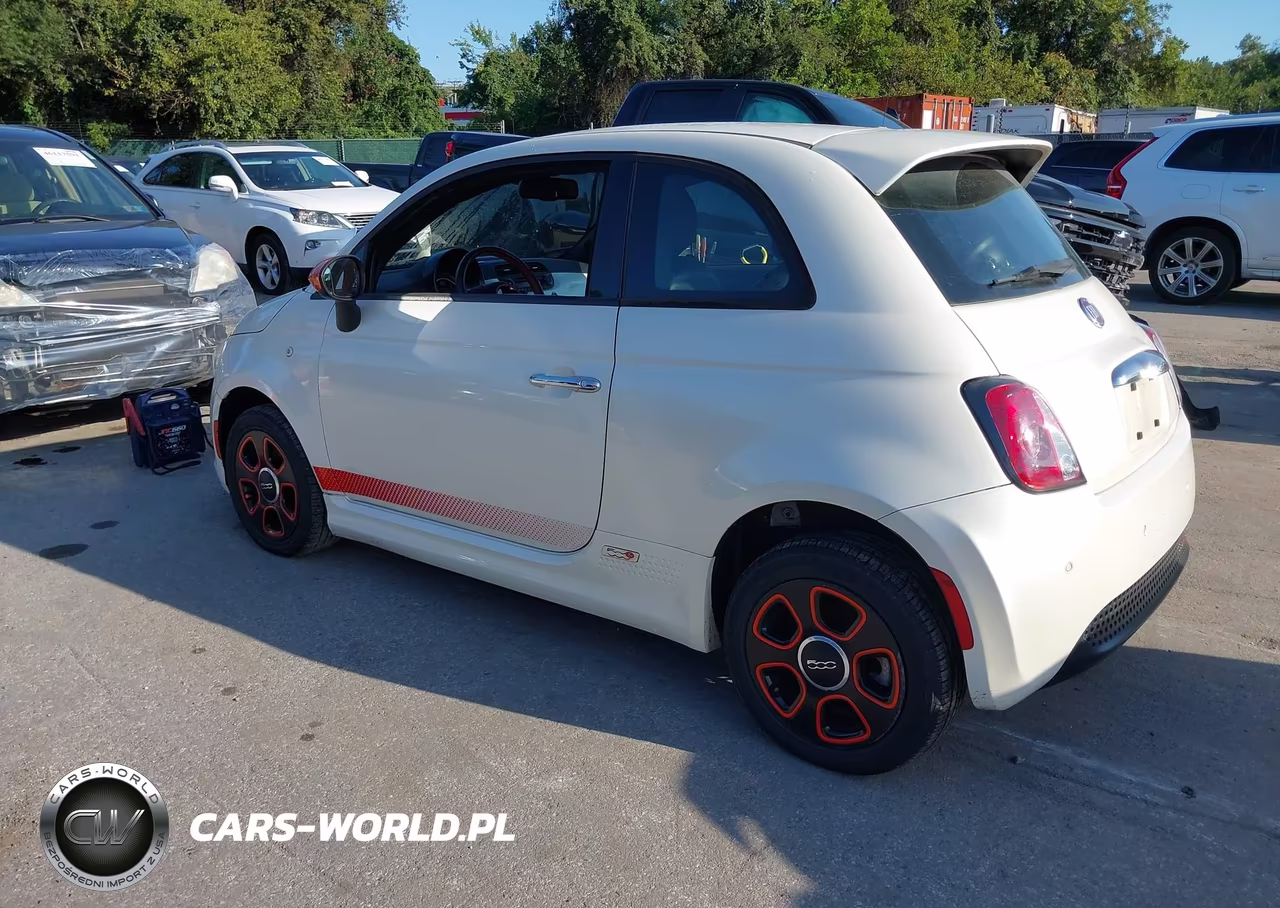 2015 Fiat 500E Battery Electric VIN:3C3CFFGE0FT575943 - 3