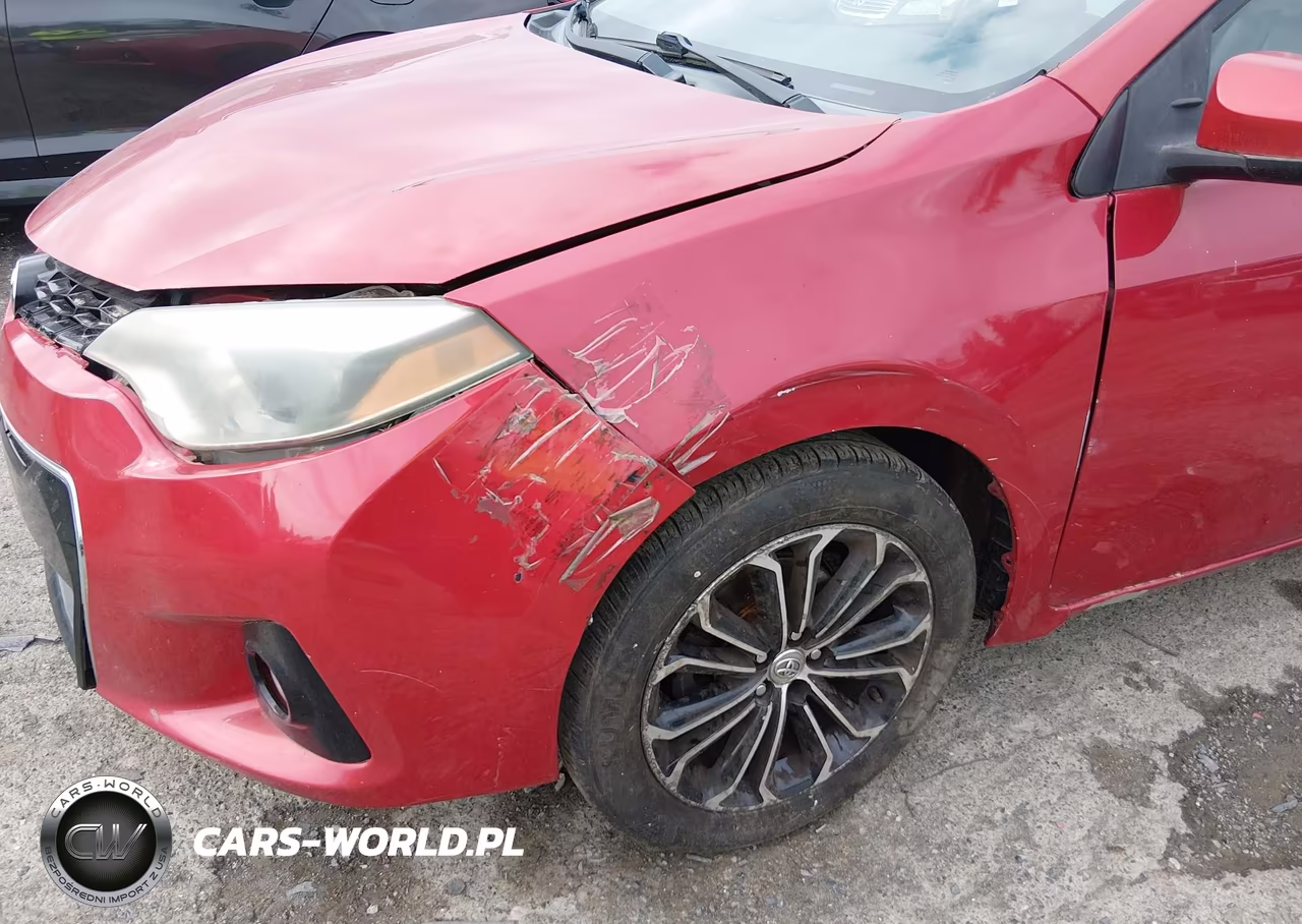 2015 Toyota Corolla S Plus VIN:5YFBURHE8FP230353 - 6