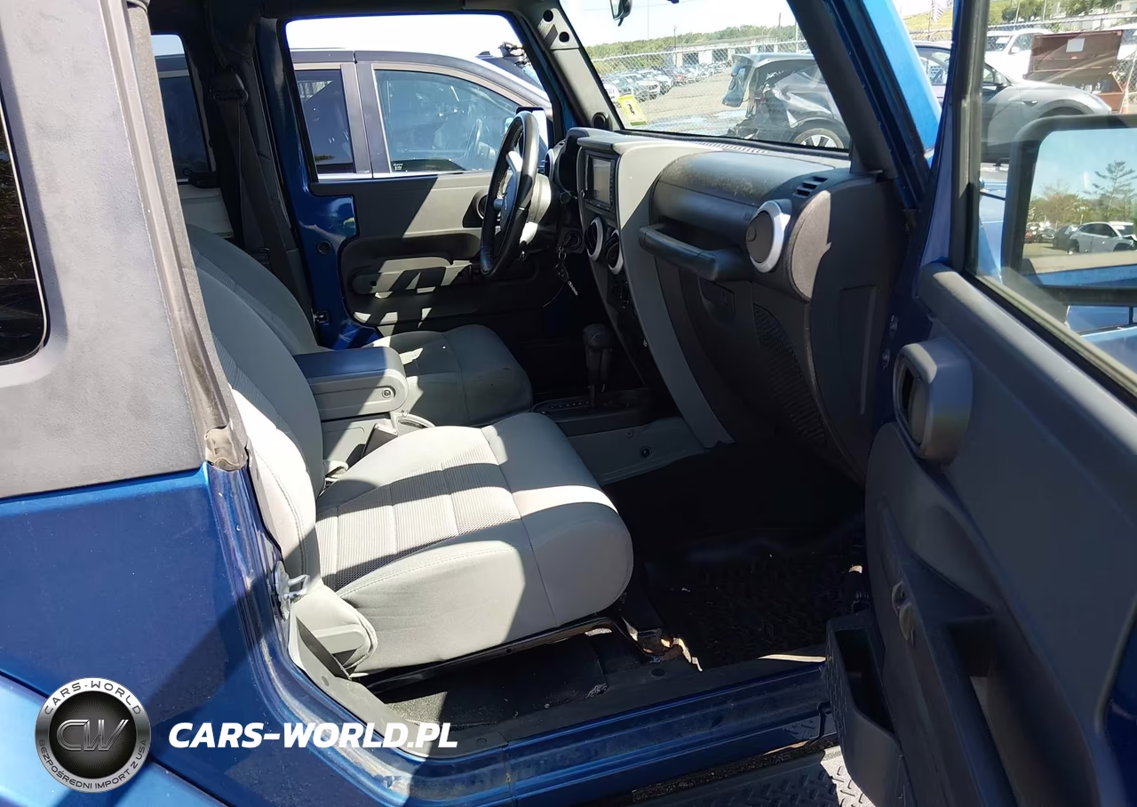2009 Jeep Wrangler Sahara VIN:1J8FA54159L716890 - 5