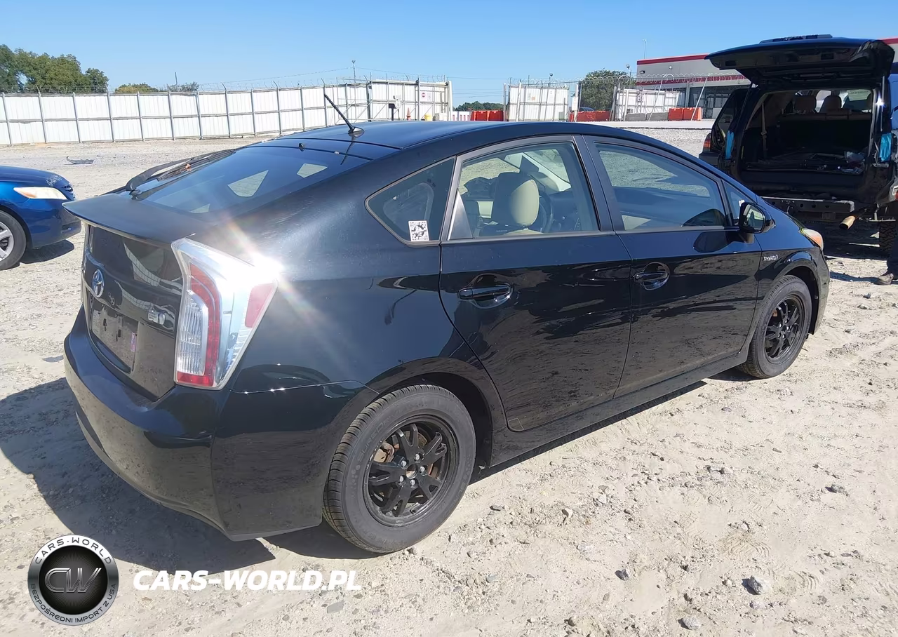 2014 Toyota Prius Two VIN:JTDKN3DU9E1810558 - 4