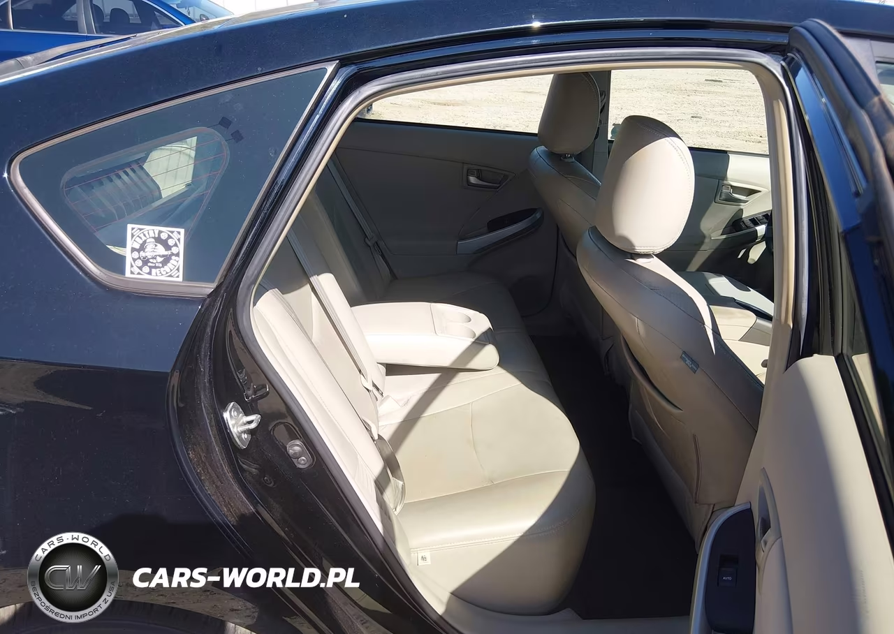2014 Toyota Prius Two VIN:JTDKN3DU9E1810558 - 8