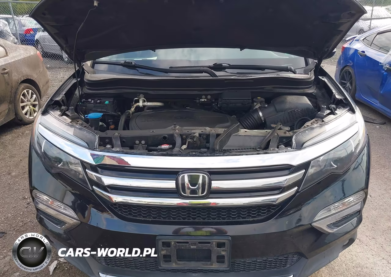 2016 Honda Pilot Touring VIN:5FNYF6H97GB047352 - 6
