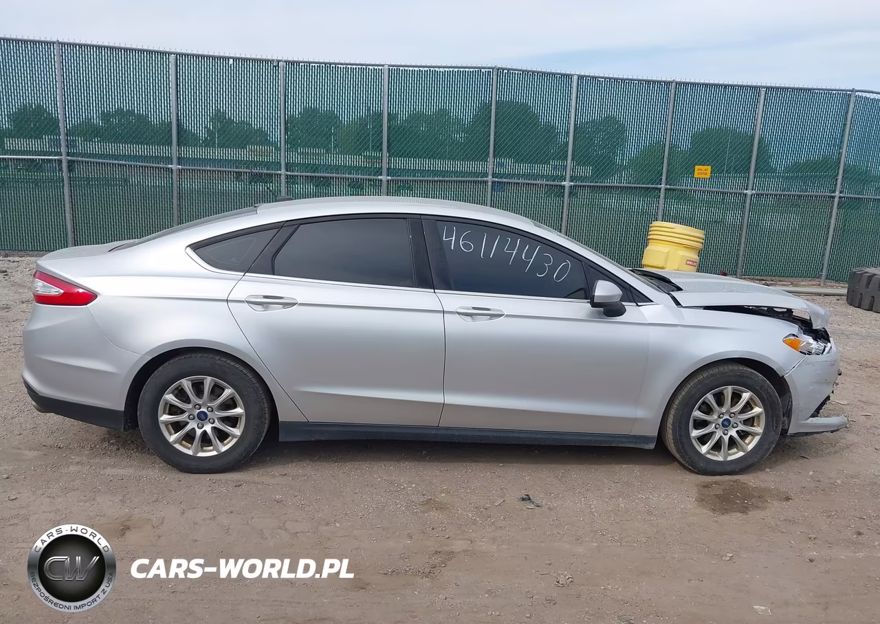 2015 Ford Fusion S VIN:3FA6P0G72FR131101 - 13