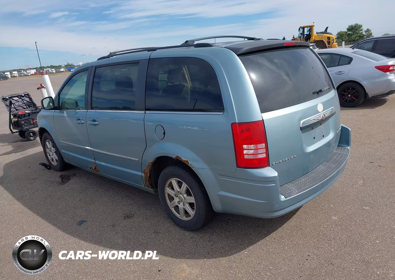 2010 Chrysler Town & Country Touring VIN:2A4RR5D13AR359518 - 3