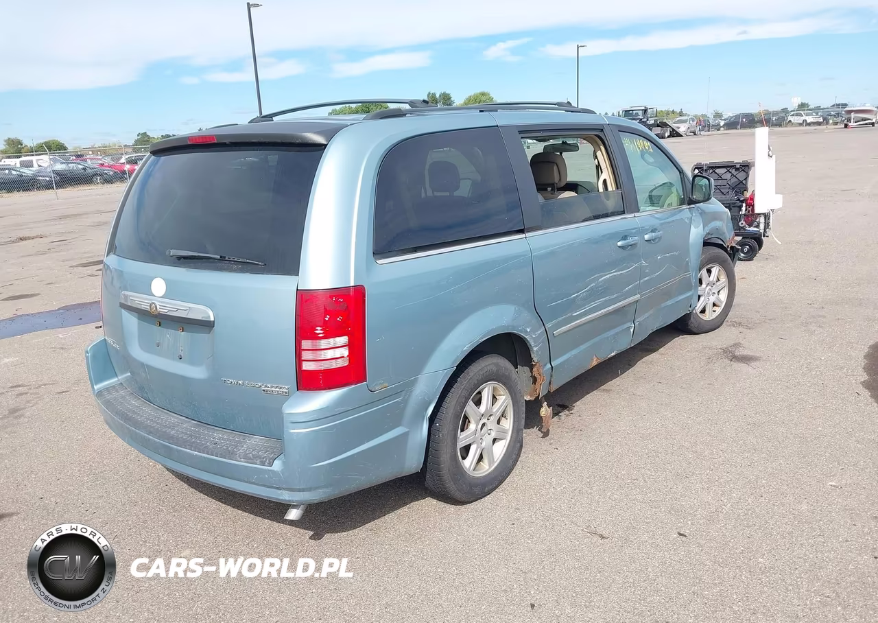 2010 Chrysler Town & Country Touring VIN:2A4RR5D13AR359518 - 4