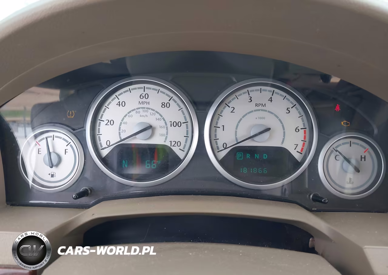 2010 Chrysler Town & Country Touring VIN:2A4RR5D13AR359518 - 7
