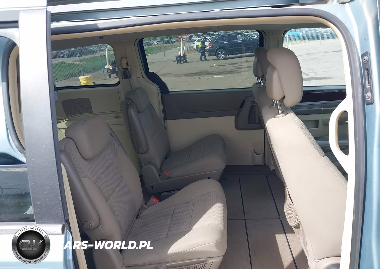 2010 Chrysler Town & Country Touring VIN:2A4RR5D13AR359518 - 8