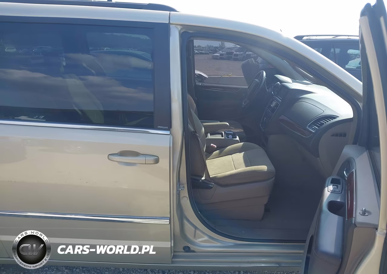 2012 Chrysler Town & Country Touring VIN:2C4RC1BG7CR145383 - 5