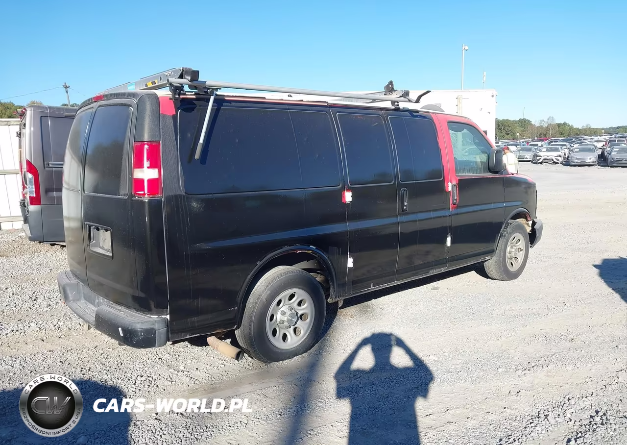 2009 Chevrolet Express 1500 Work Van VIN:1GCFG15X291135604 - 4