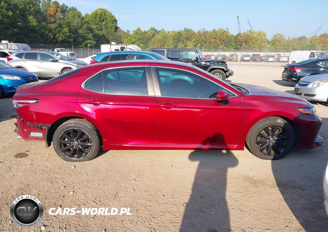 2019 Toyota Camry Le VIN:4T1B11HK1KU793835 - 13