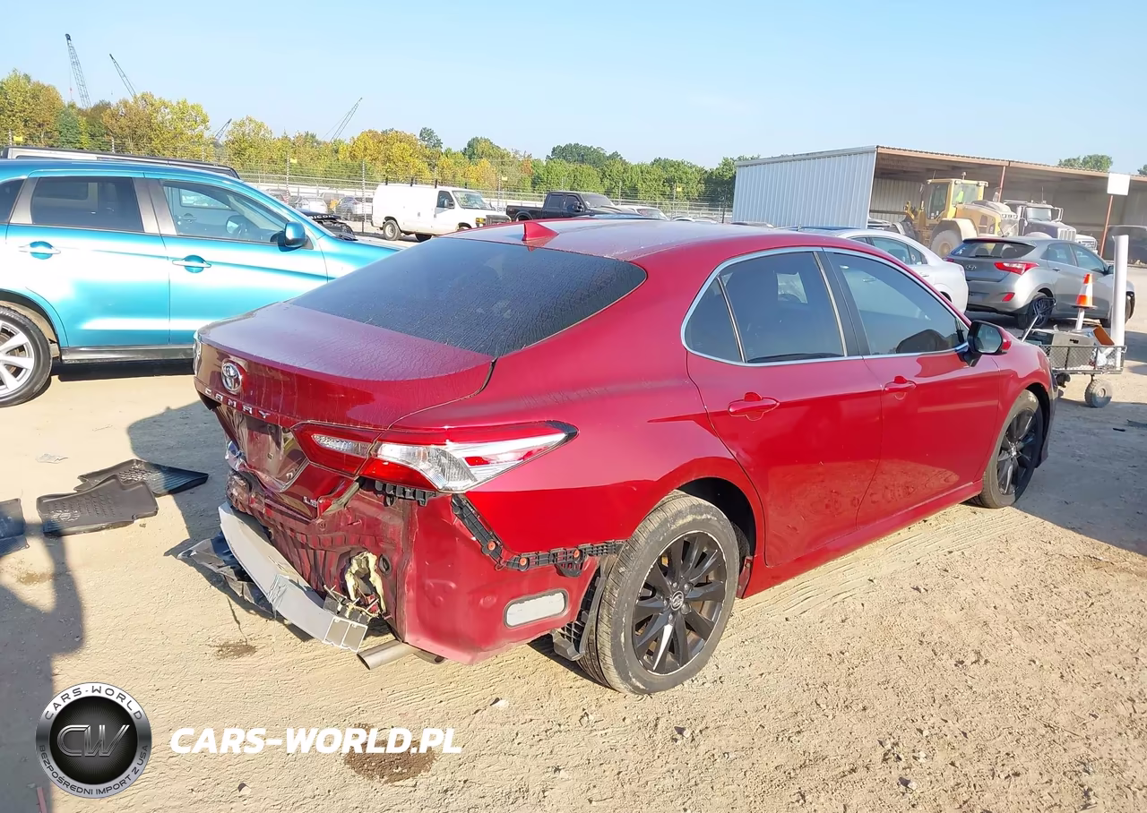 2019 Toyota Camry Le VIN:4T1B11HK1KU793835 - 4