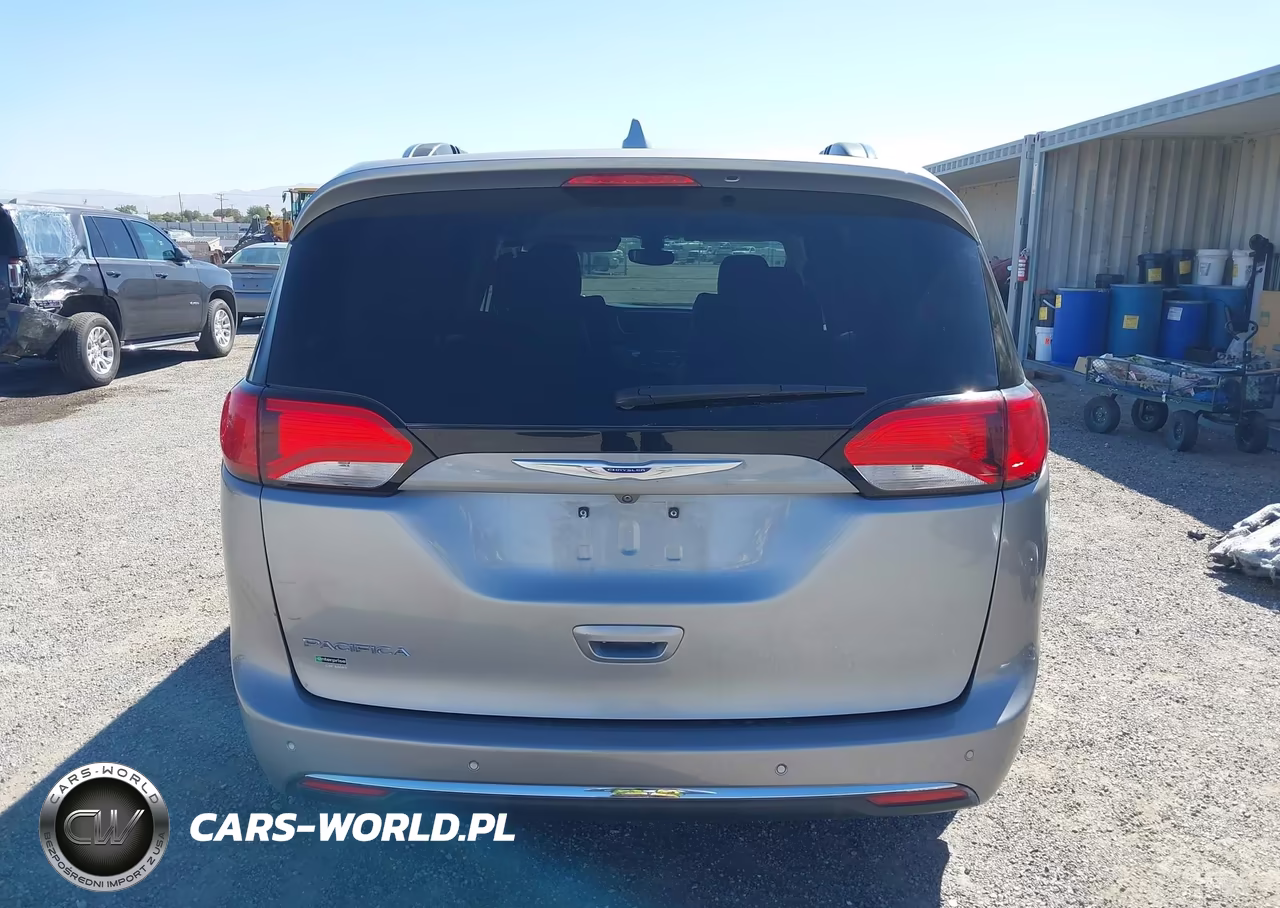 2019 Chrysler Pacifica Touring L VIN:2C4RC1BG8KR626676 - 17