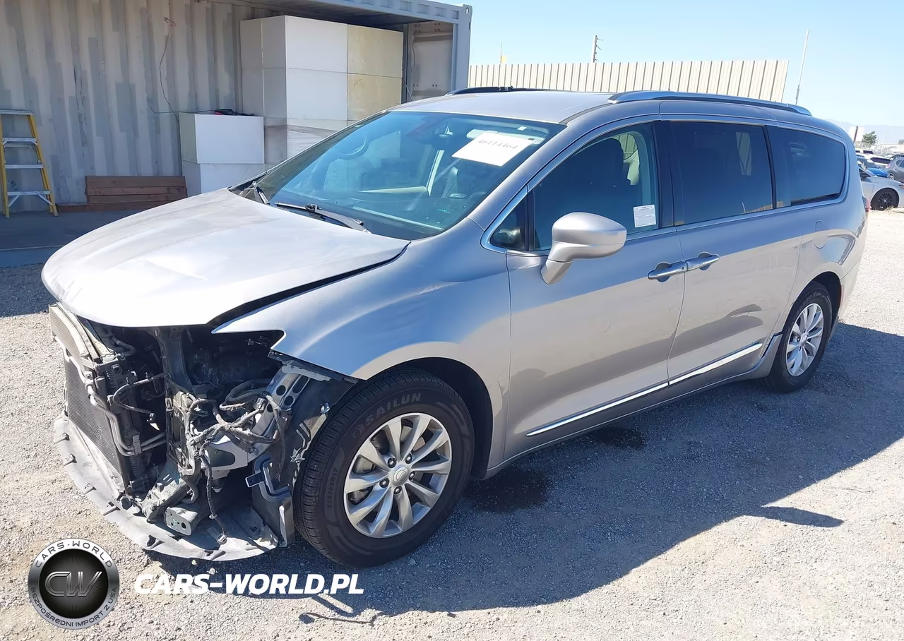 2019 Chrysler Pacifica Touring L VIN:2C4RC1BG8KR626676 - 2
