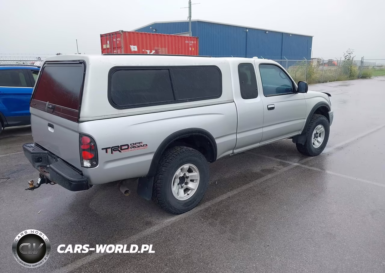 2000 Toyota Tacoma Base V6 VIN:4TAWN72N5YZ676749 - 4