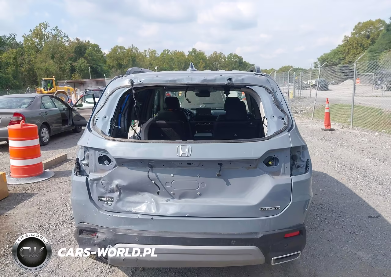 2025 Honda Pilot Touring VIN:5FNYG1H74SB033383 - 17