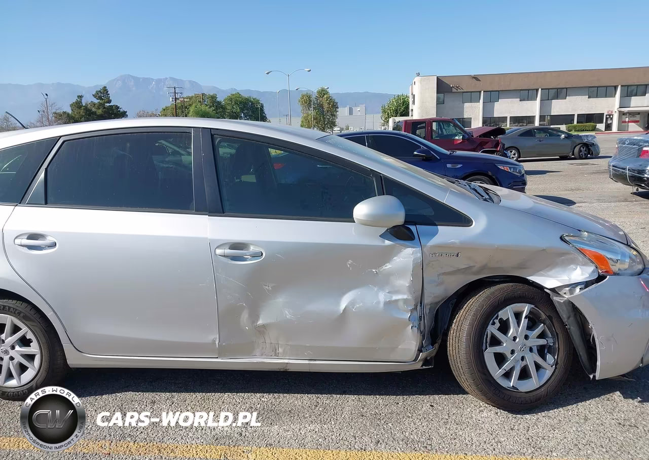 2014 Toyota Prius V Two VIN:JTDZN3EU4EJ004009 - 6