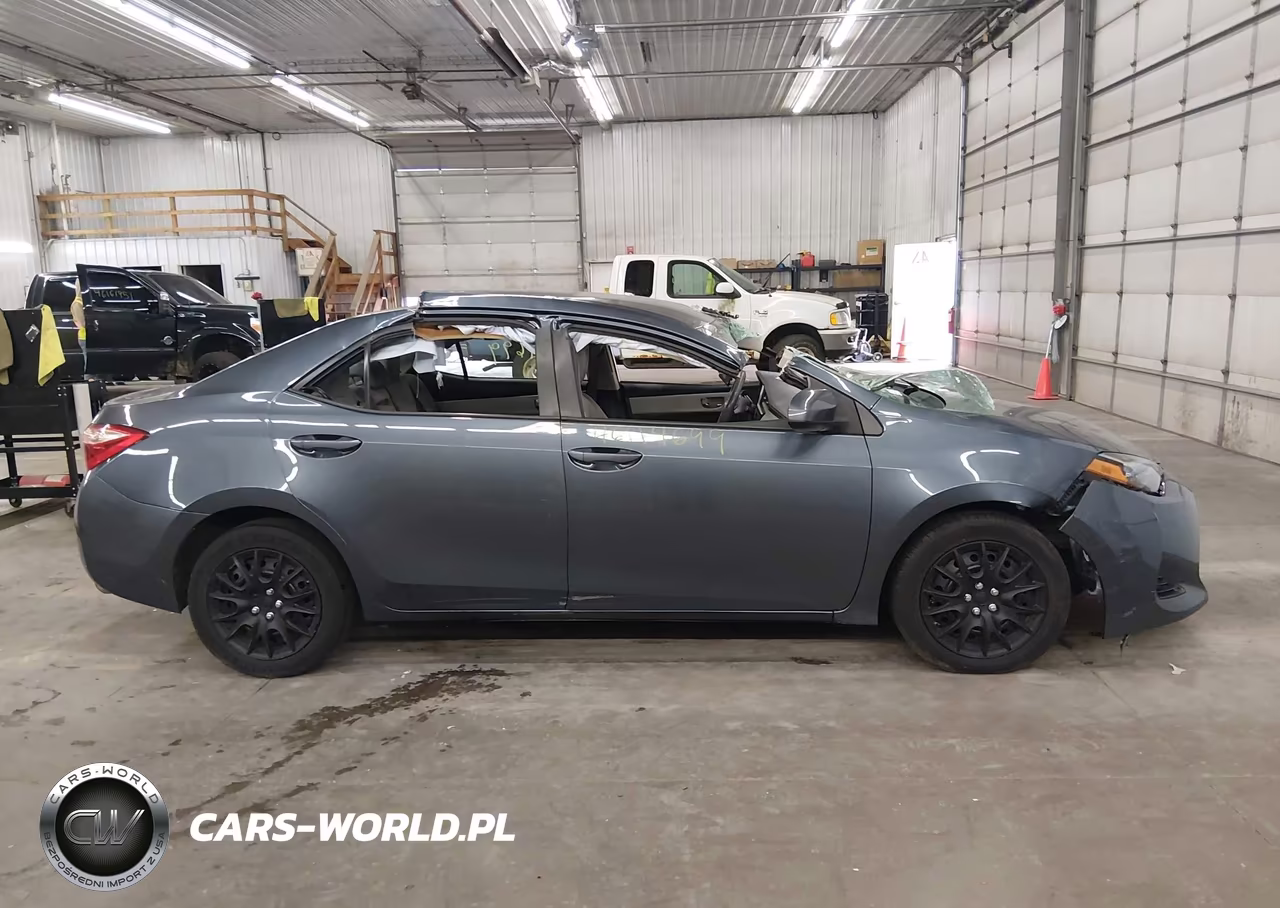 2018 Toyota Corolla Le VIN:2T1BURHE6JC116408 - 14