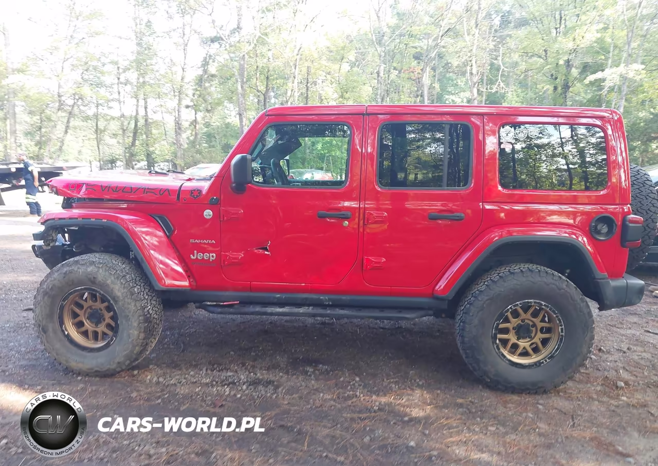2018 Jeep Wrangler Unlimited Sahara 4X4 VIN:1C4HJXEG3JW130769 - 15