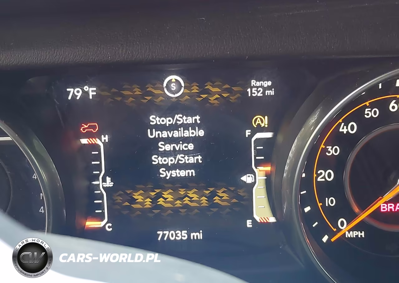 2018 Jeep Wrangler Unlimited Sahara 4X4 VIN:1C4HJXEG3JW130769 - 16