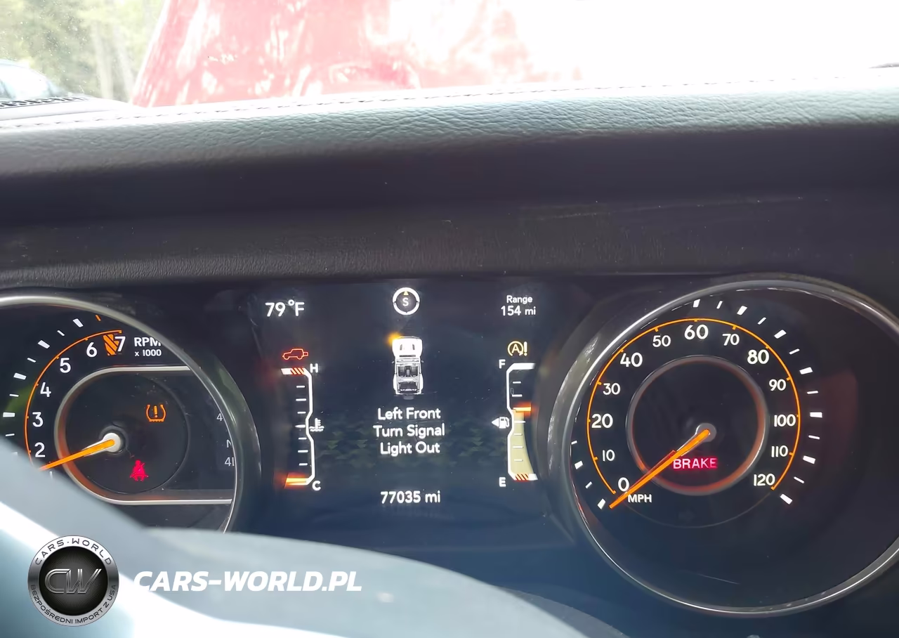 2018 Jeep Wrangler Unlimited Sahara 4X4 VIN:1C4HJXEG3JW130769 - 7