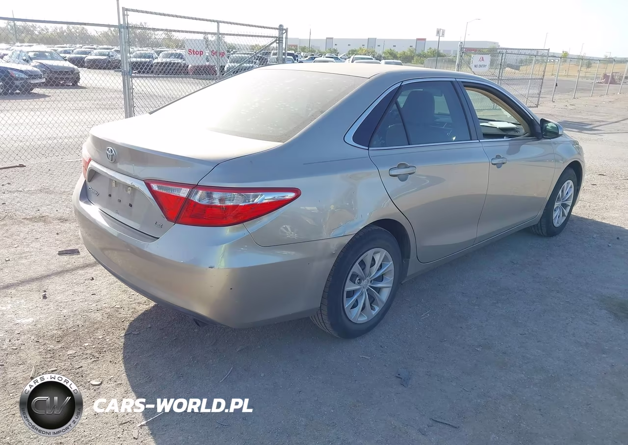 2016 Toyota Camry Le VIN:4T4BF1FK7GR528600 - 4