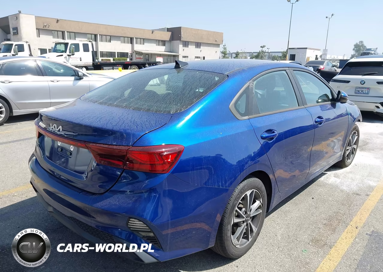 2023 Kia Forte Lxs VIN:3KPF24AD6PE673258 - 4