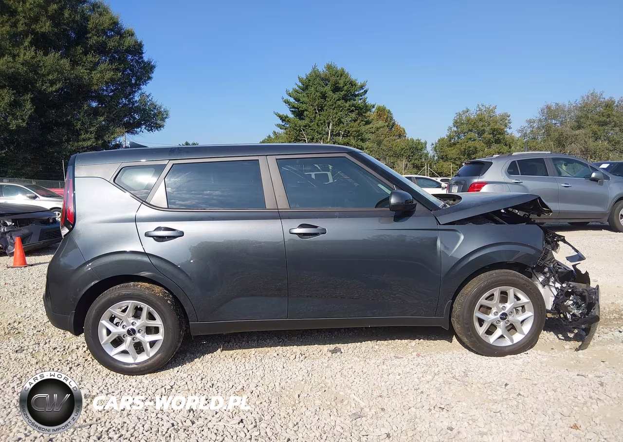 2025 Kia Soul Lx VIN:KNDJ23AU2S7968404 - 13