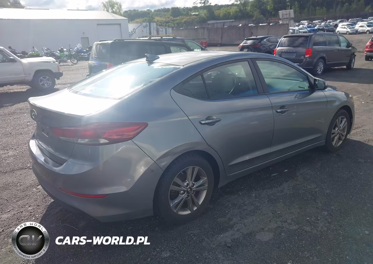 2018 Hyundai Elantra Value Edition VIN:KMHD84LF4JU511962 - 4
