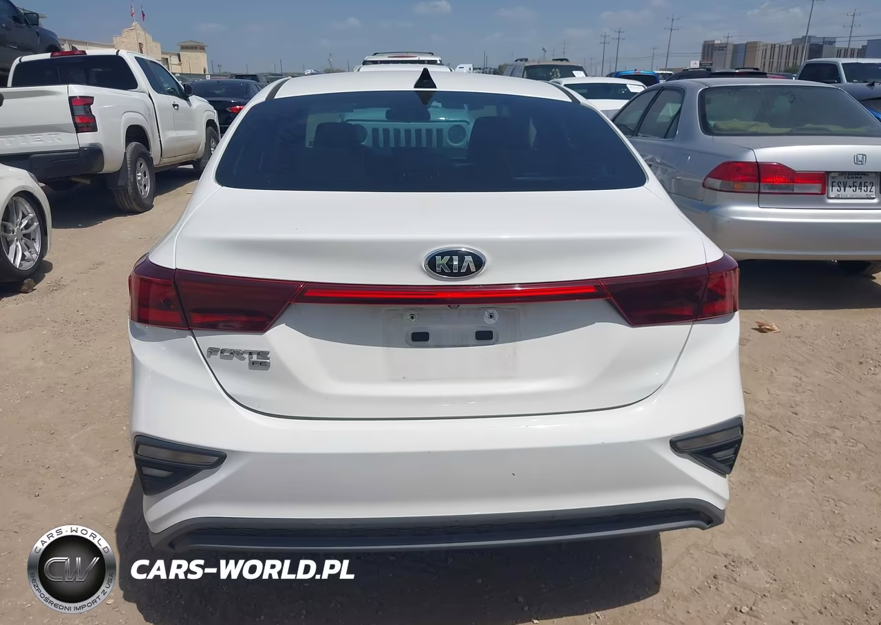 2019 Kia Forte Fe VIN:3KPF24AD7KE110194 - 17