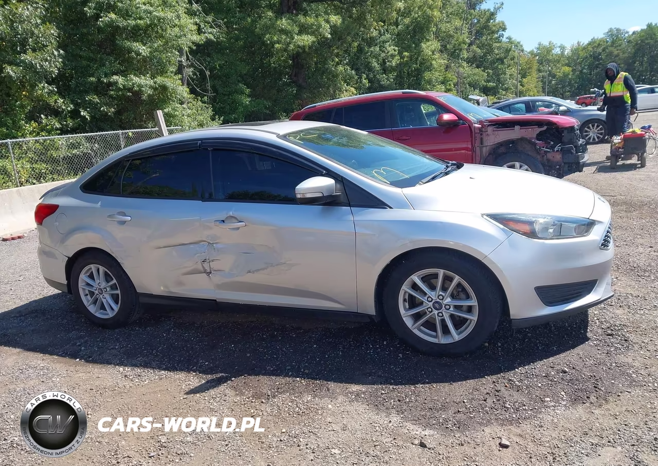 2015 Ford Focus Se VIN:1FADP3F23FL338187 - 13