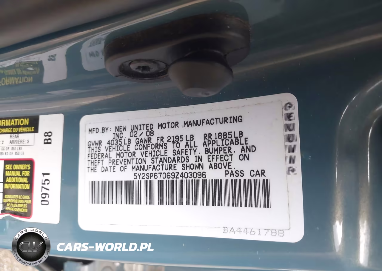 2009 Pontiac Vibe VIN:5Y2SP67069Z403096 - 9