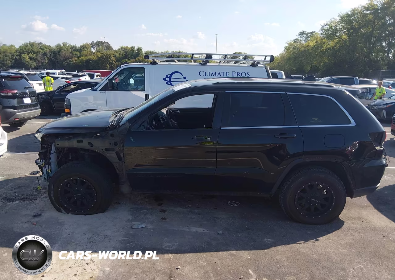 2019 Jeep Grand Cherokee Laredo 4X4 VIN:1C4RJFAG5KC718387 - 15