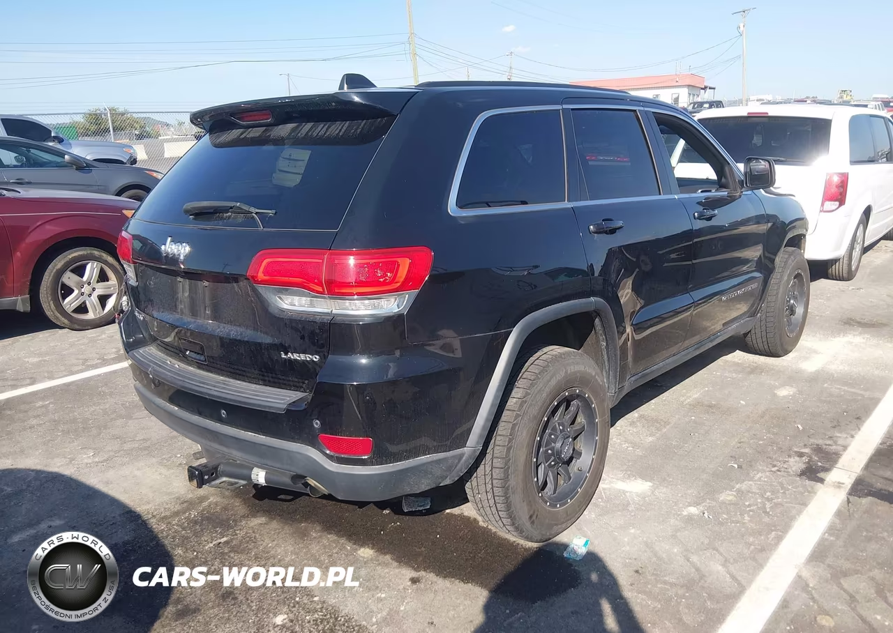 2019 Jeep Grand Cherokee Laredo 4X4 VIN:1C4RJFAG5KC718387 - 4