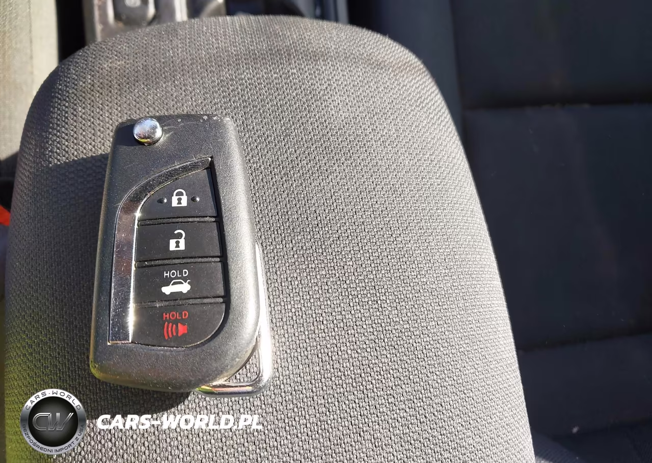 2024 Toyota Corolla Hybrid Le VIN:JTDBCMFE7R3028531 - 11