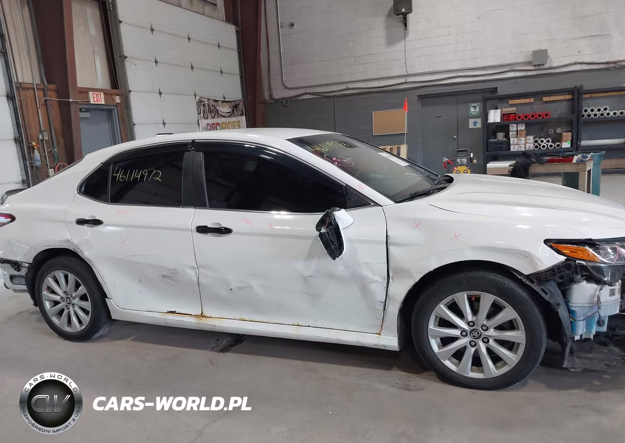 2018 Toyota Camry Le VIN:4T1B11HK2JU095183 - 6