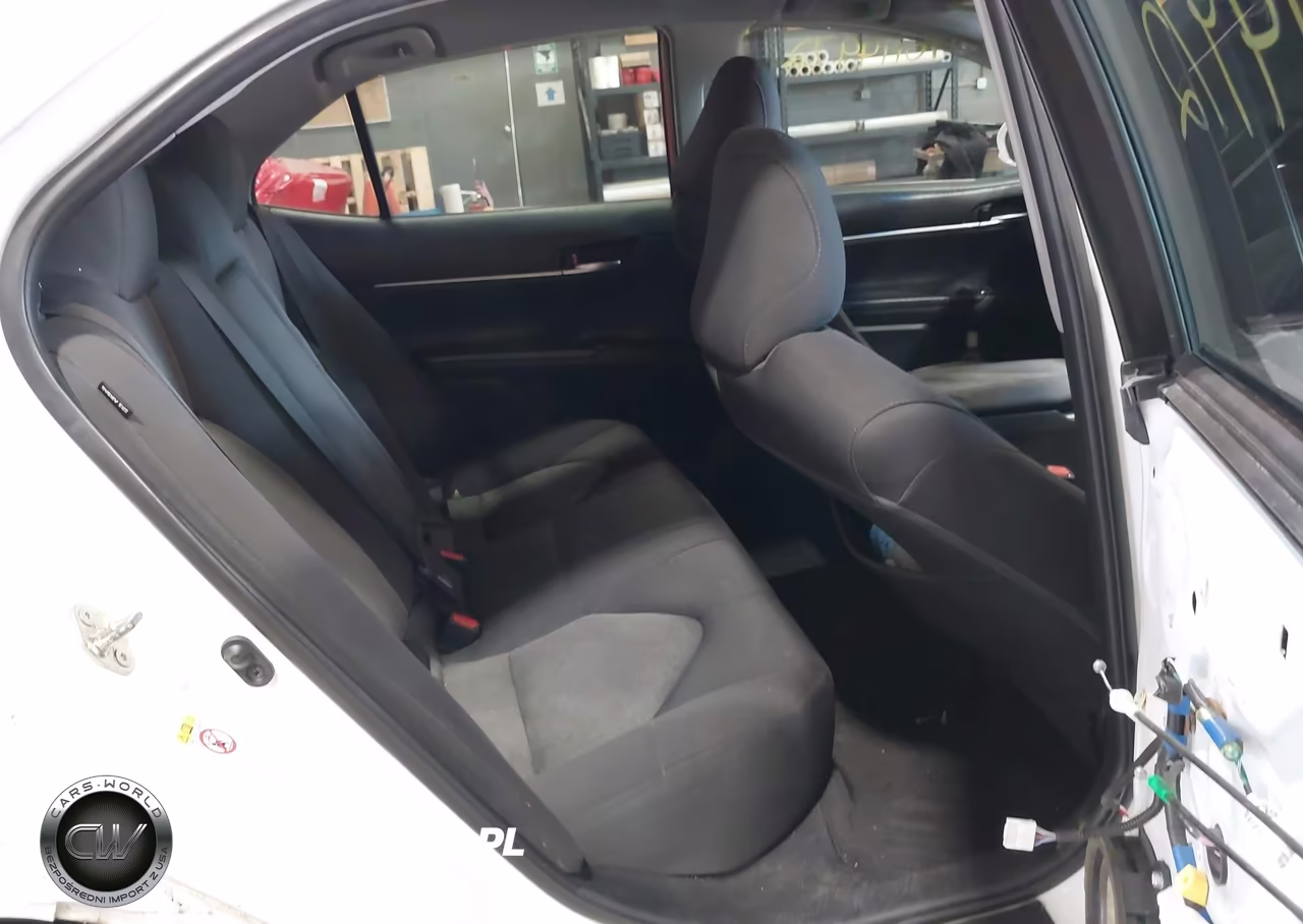 2018 Toyota Camry Le VIN:4T1B11HK2JU095183 - 8