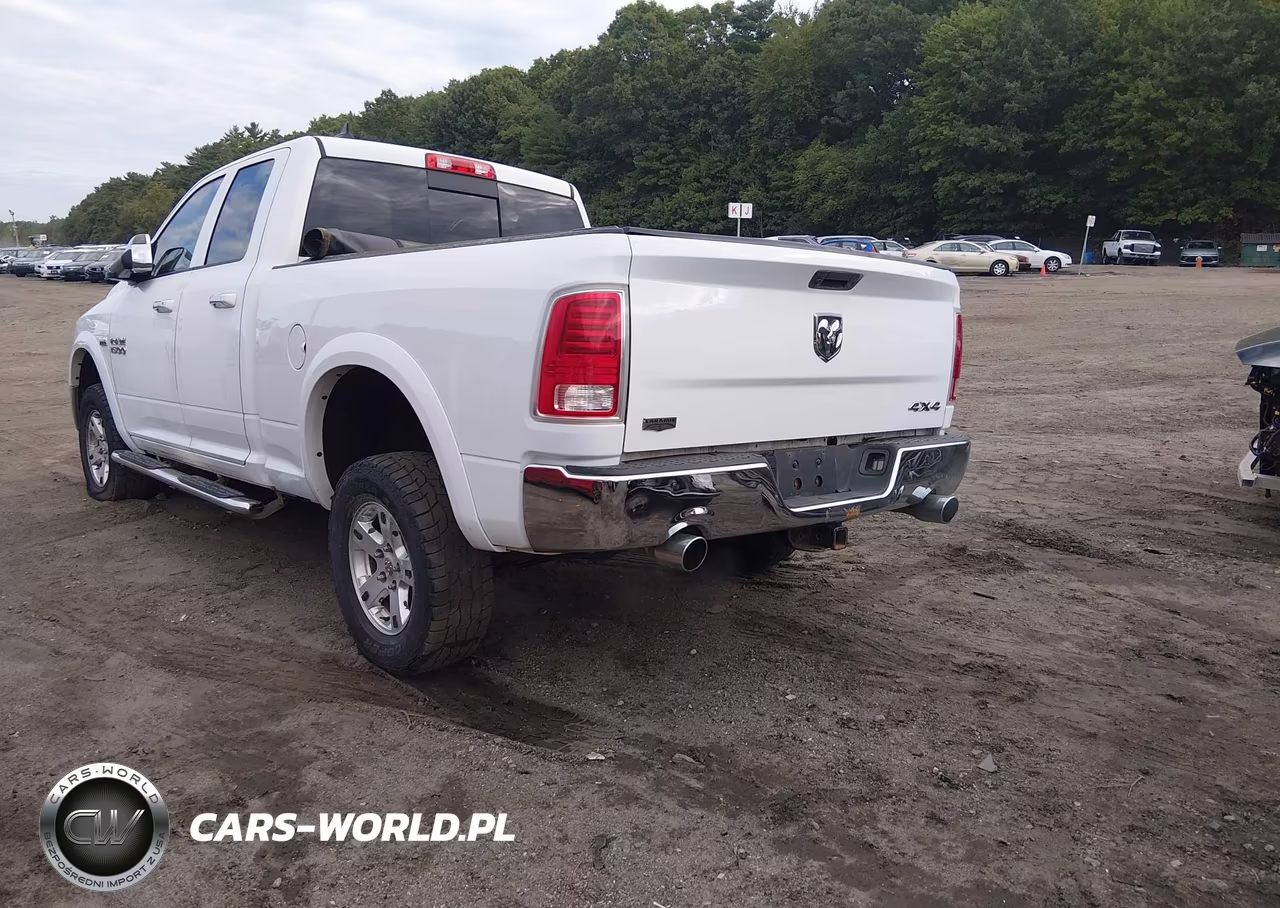 2014 Ram 1500 Laramie VIN:1C6RR7JT2ES310362 - 3