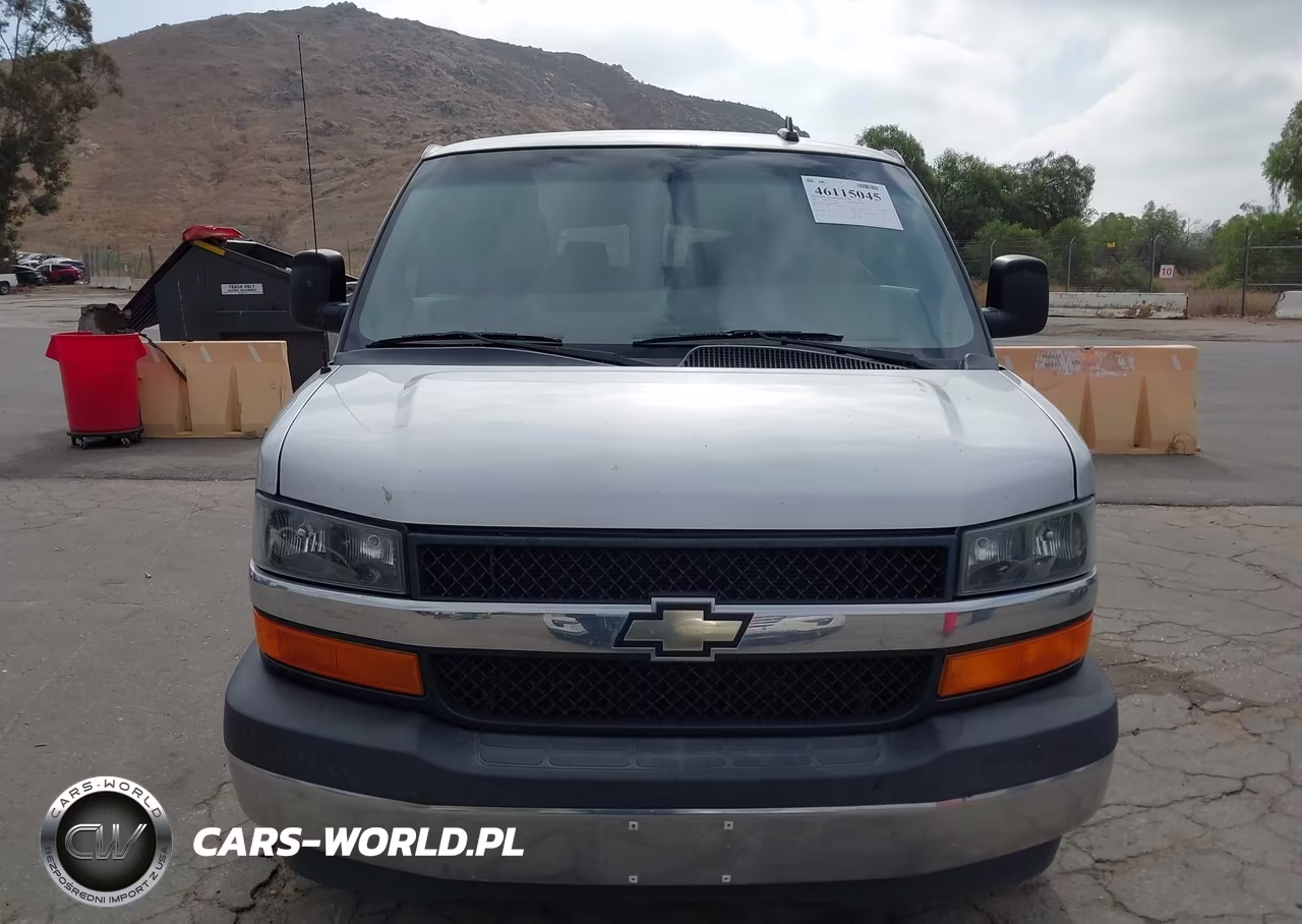 2017 Chevrolet Express 2500 Work Van VIN:1GCWGAFG4H1120860 - 12