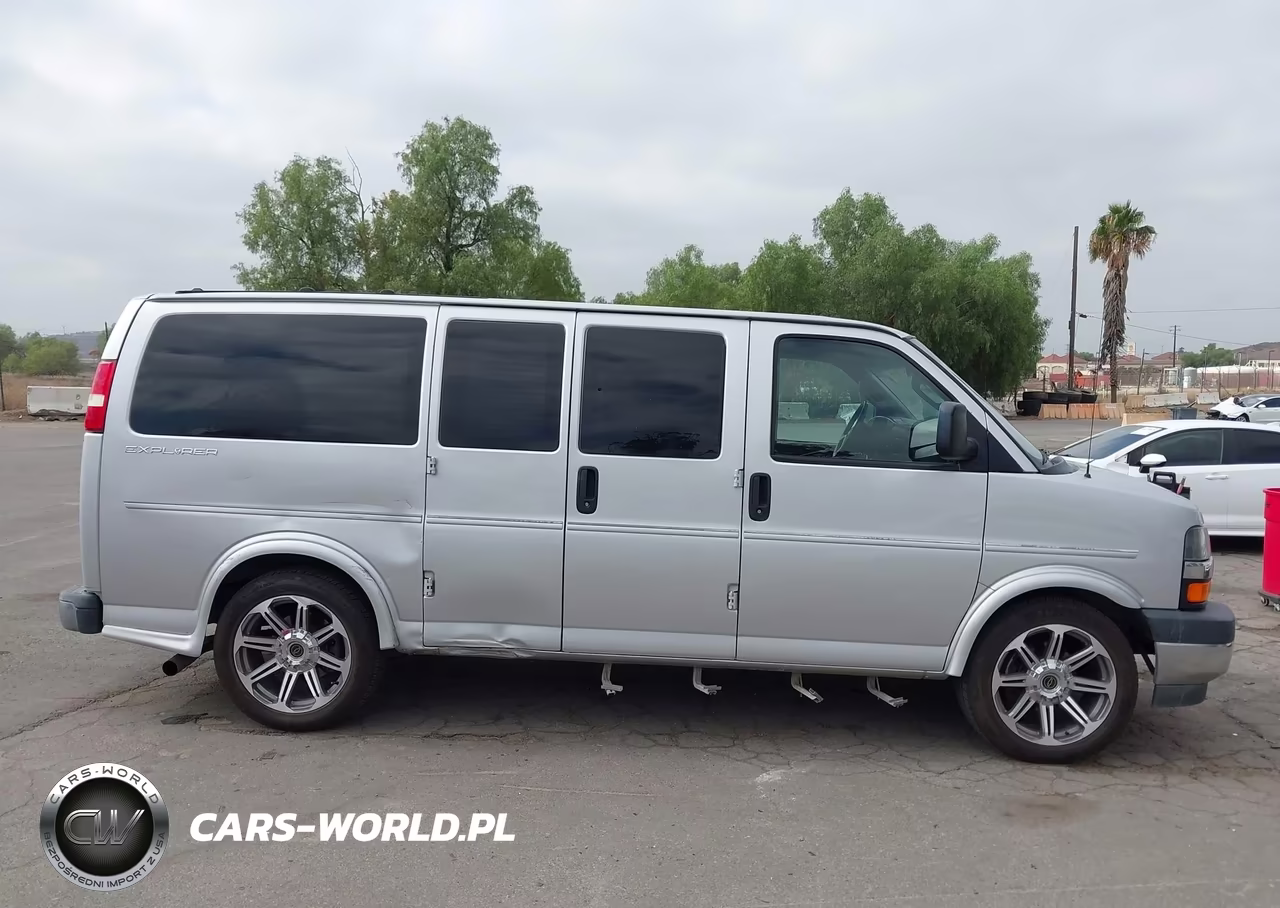 2017 Chevrolet Express 2500 Work Van VIN:1GCWGAFG4H1120860 - 13