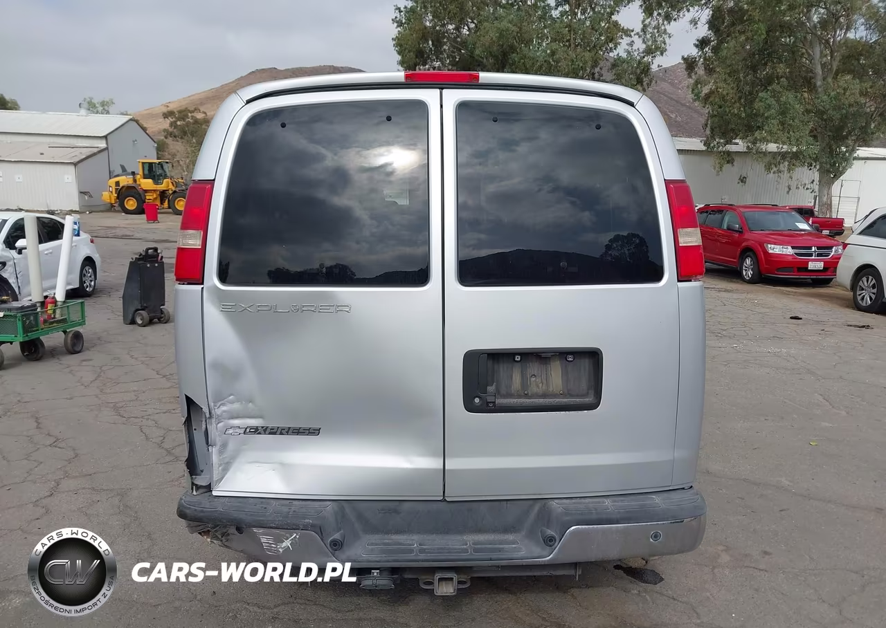 2017 Chevrolet Express 2500 Work Van VIN:1GCWGAFG4H1120860 - 16