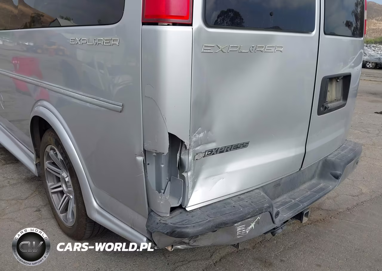 2017 Chevrolet Express 2500 Work Van VIN:1GCWGAFG4H1120860 - 18