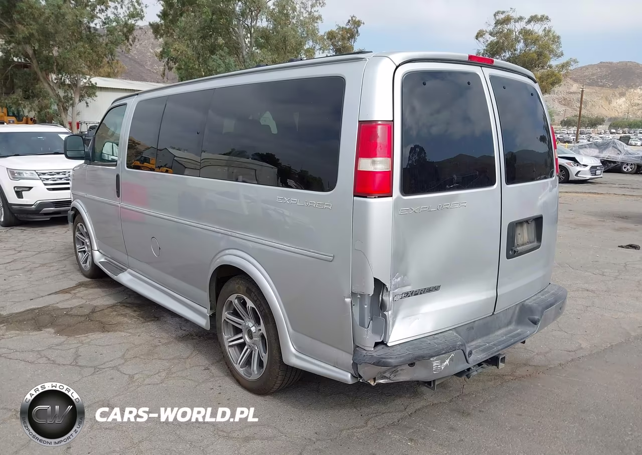 2017 Chevrolet Express 2500 Work Van VIN:1GCWGAFG4H1120860 - 3