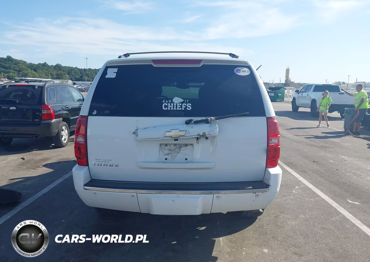 2010 Chevrolet Tahoe Ltz VIN:1GNUKCE00AR192188 - 15
