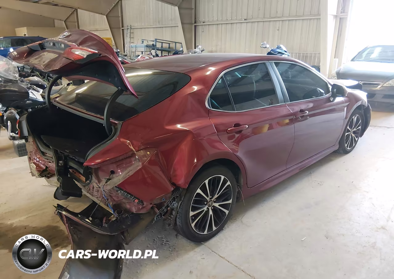 2018 Toyota Camry Se VIN:4T1B11HK6JU517939 - 4