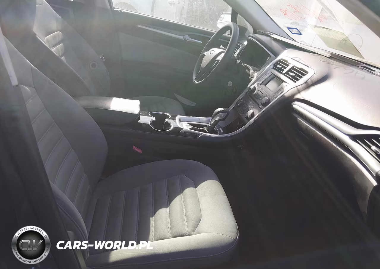 2015 Ford Fusion S VIN:3FA6P0G73FR263445 - 5