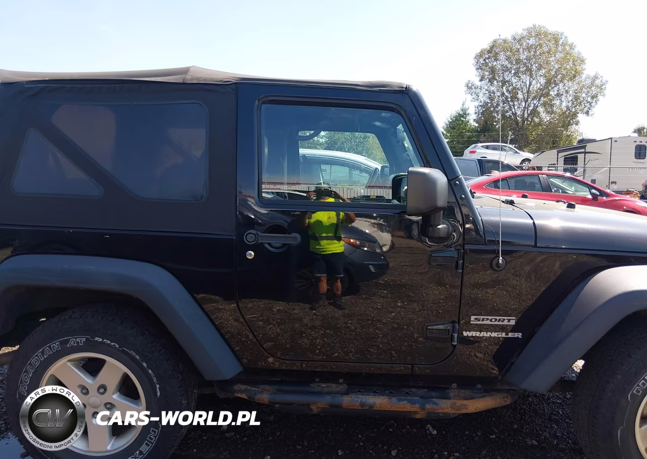 2016 Jeep Wrangler Sport VIN:1C4AJWAGXGL120087 - 13