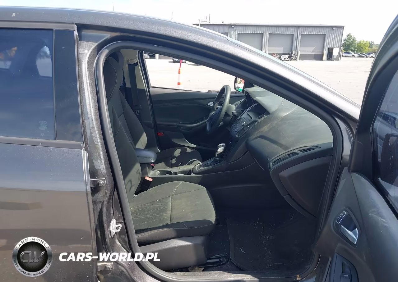 2015 Ford Focus Se VIN:1FADP3F20FL346893 - 5