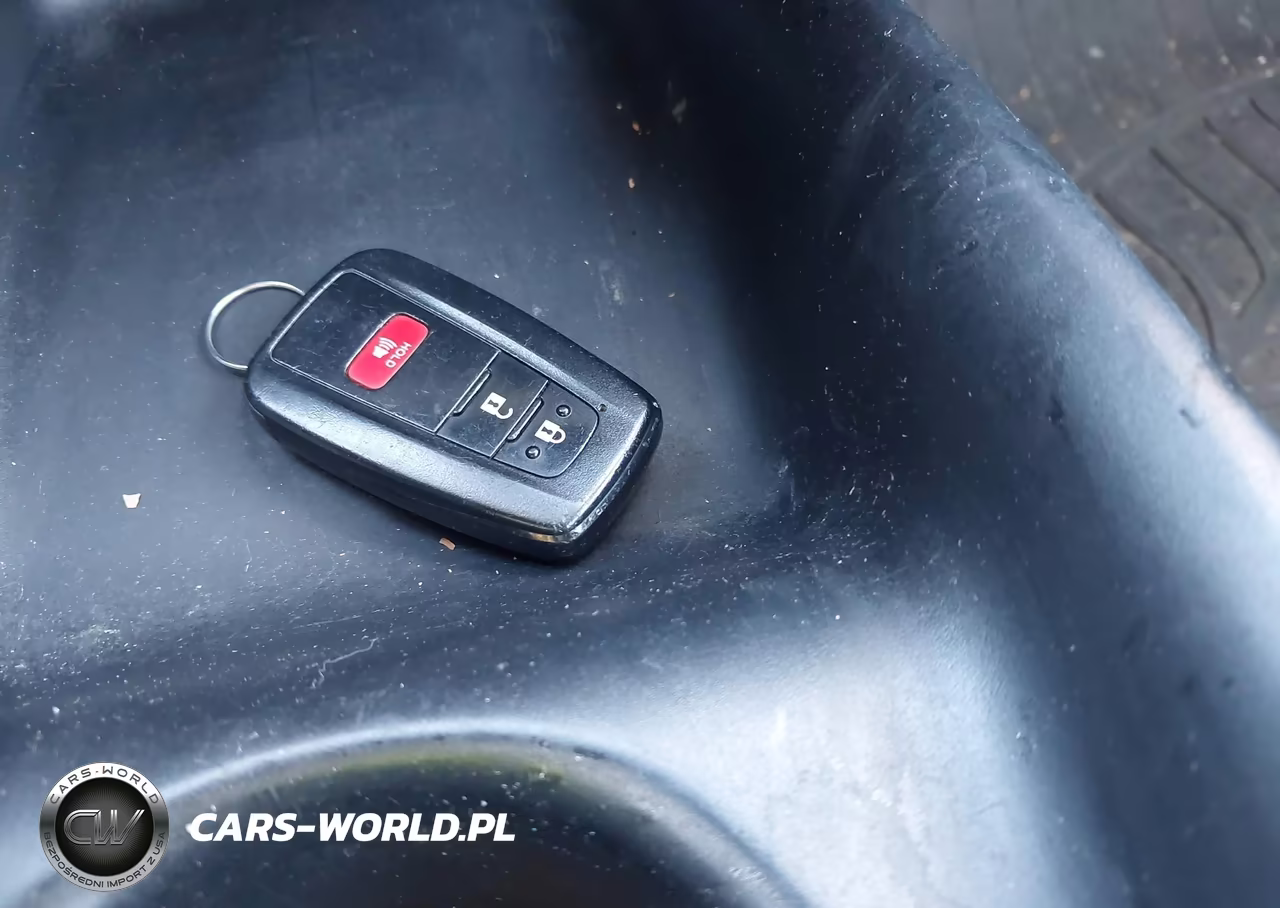 2016 Toyota Prius Two VIN:JTDKBRFU9G3011850 - 11