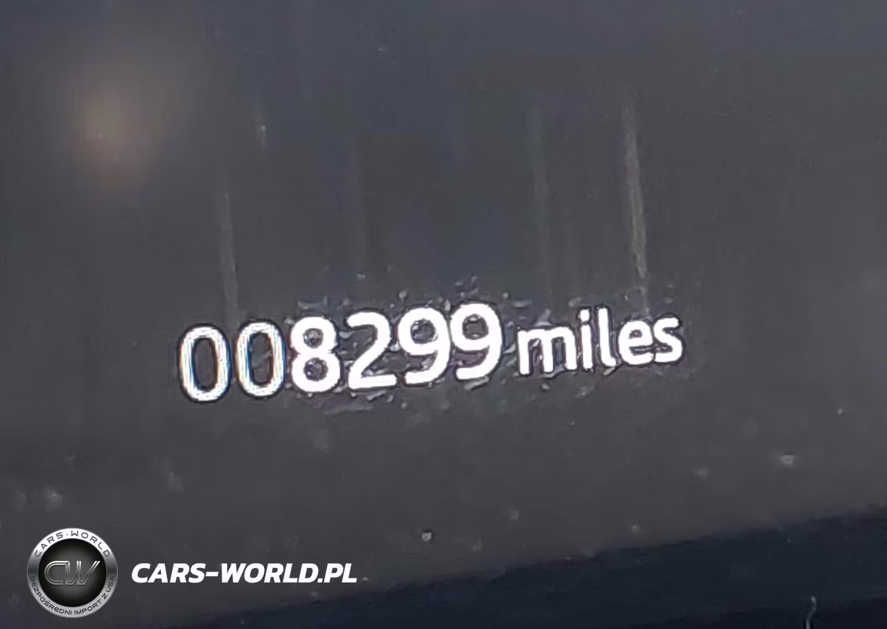2025 Land Rover Defender 130 P300 S VIN:SALEJFFU5S2458312 - 15